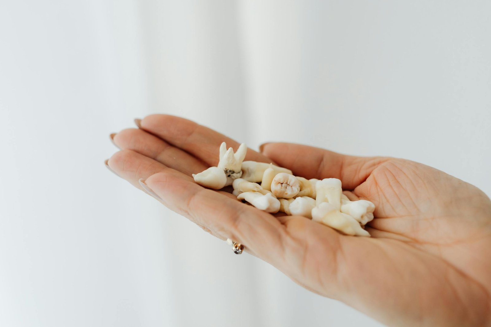 Teeth Falling Out Dream Meaning